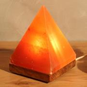 Zoutlamp Piramide met lamphouder, barnsteen