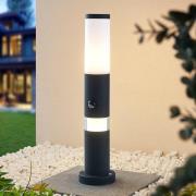 Lindby Okari aluminium sokkellamp met sensor