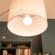 Philips LED lamp E27 7W 806lm 2.700K mat per 2