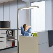 LED kantoor vloerlamp MAULsenja, zilverkleurig, sensor, 196 cm