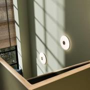 Northern LED wandlamp Glint, Ø 25 cm, glas, opaalwit