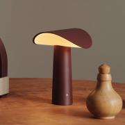 GEJST LED tafellamp Lium, bordeauxrood, 2.700 K, USB